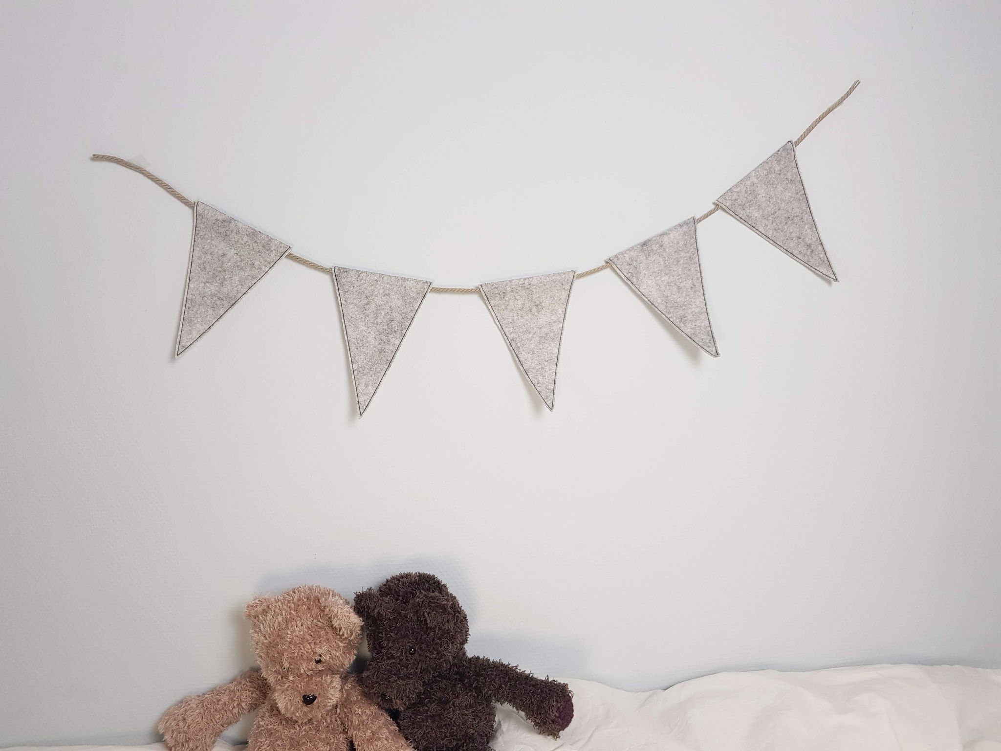 Basis Ensfarvet Flagranke